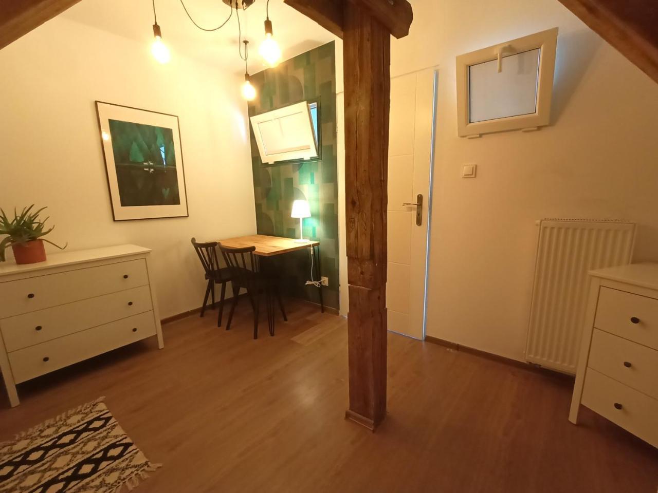 Lemuria Pokoje Hostel Chojnowska A Legnica Eksteriør billede