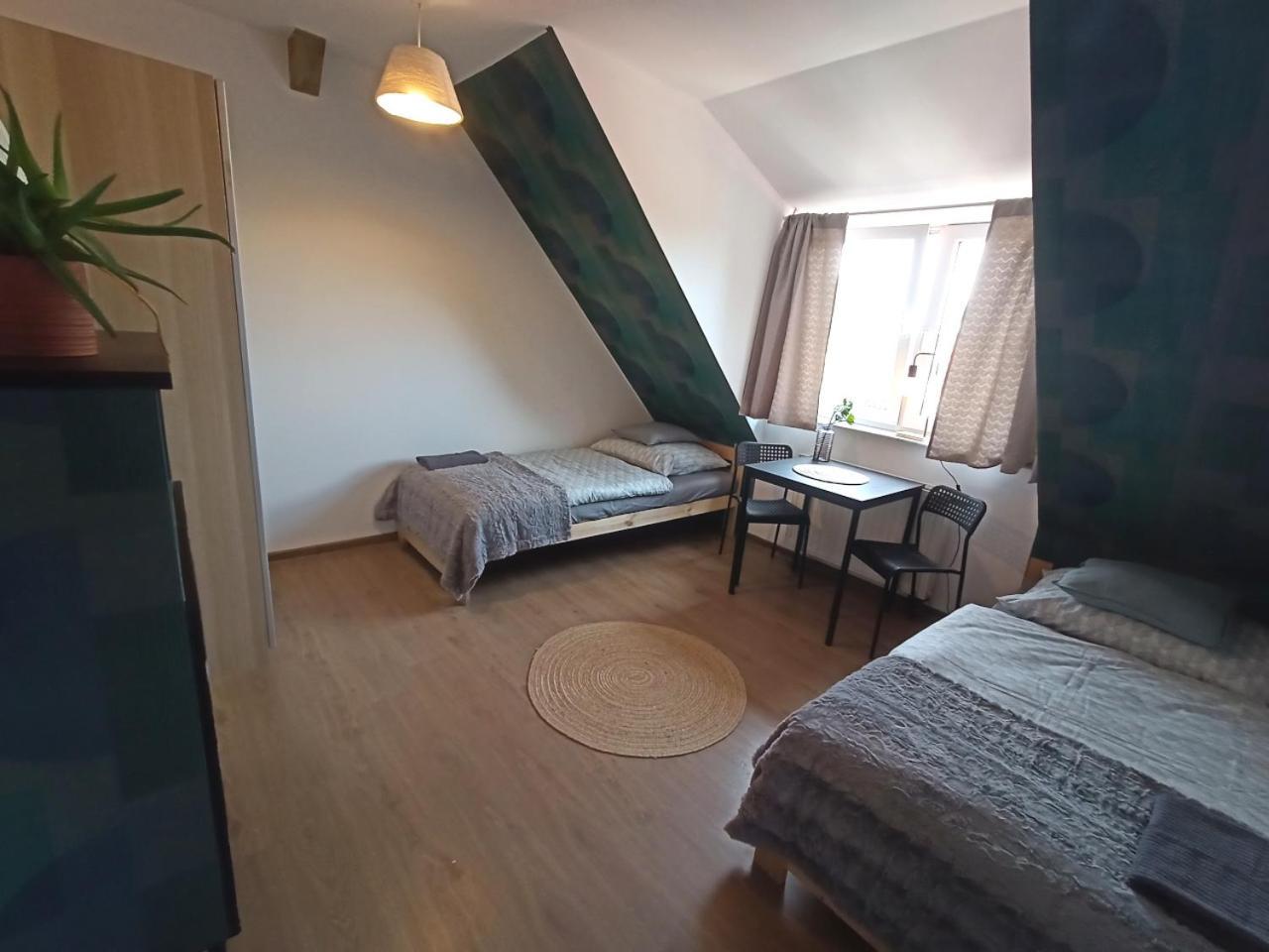 Lemuria Pokoje Hostel Chojnowska A Legnica Eksteriør billede