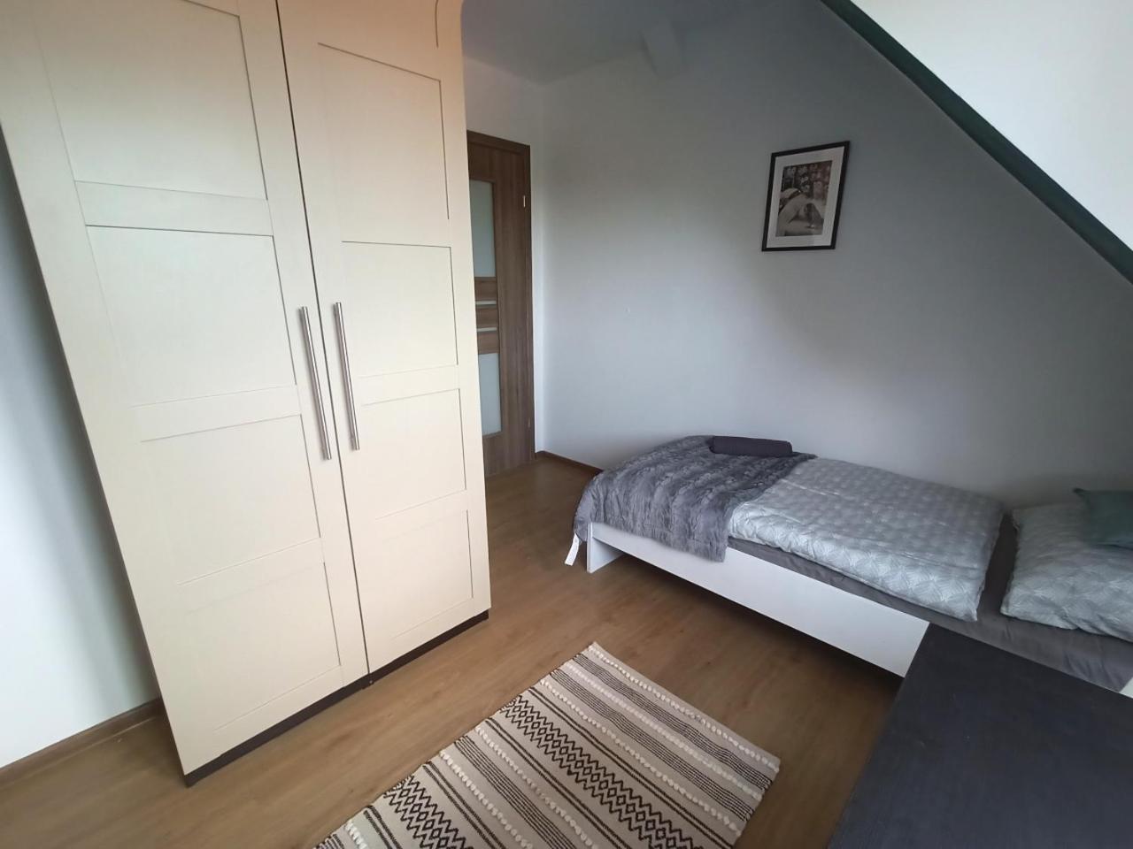 Lemuria Pokoje Hostel Chojnowska A Legnica Eksteriør billede