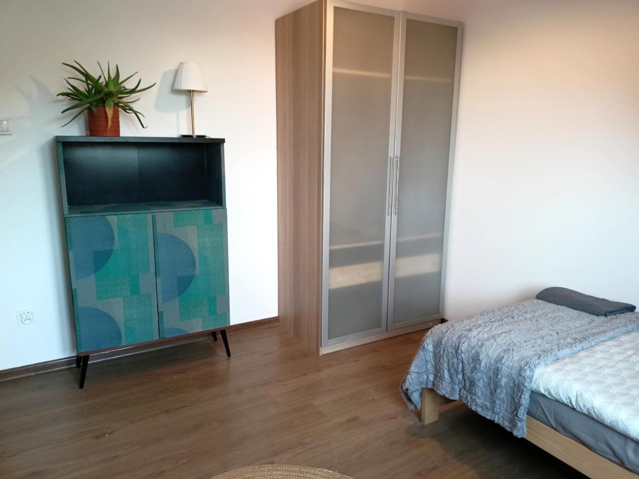 Lemuria Pokoje Hostel Chojnowska A Legnica Eksteriør billede