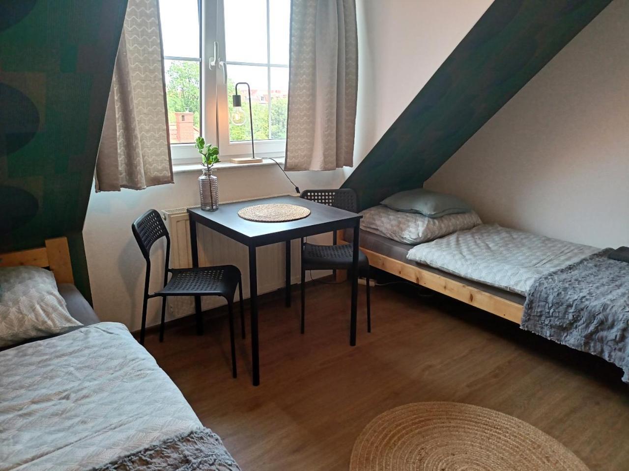 Lemuria Pokoje Hostel Chojnowska A Legnica Eksteriør billede