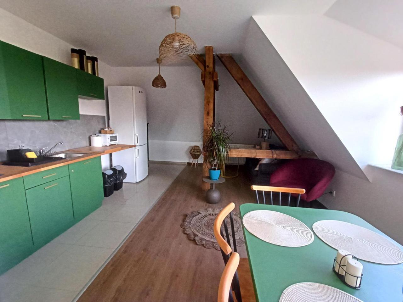 Lemuria Pokoje Hostel Chojnowska A Legnica Eksteriør billede